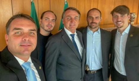 URGENTE: Filho de Bolsonaro é alvo de operação policial