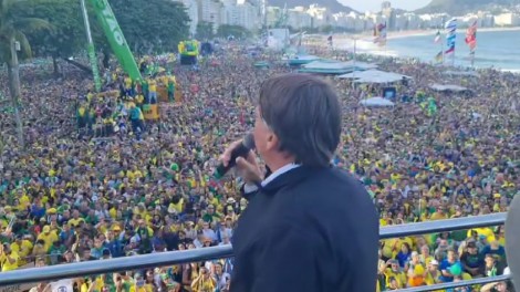 Sem precisar dizer uma palavra, Bolsonaro desmoraliza Lula (veja o vídeo)