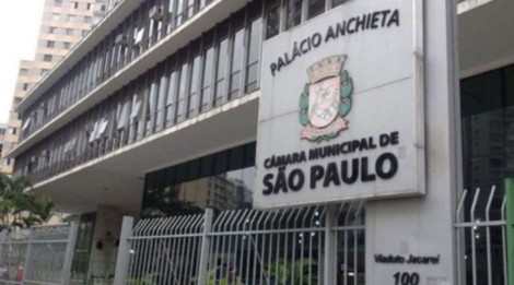 Vereador é cassado em caso polêmico e inédito no Brasil