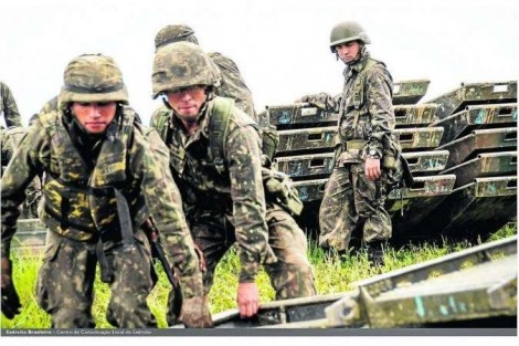 Militares do Exército estão proibidos de entrar no quartel portando suas próprias armas – É o Brasil do avesso...