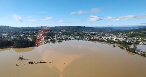 Enchentes atingem nível inimaginável em cidade de SC