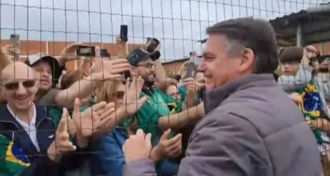 AO VIVO: Bolsonaro aclamado nas ruas (veja o vídeo)