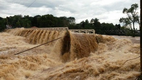 Chuvas no Paraná causam mortes e deixam milhares de desabrigados