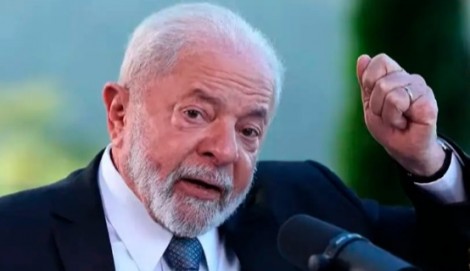 Governo Lula entra com processo contra banco