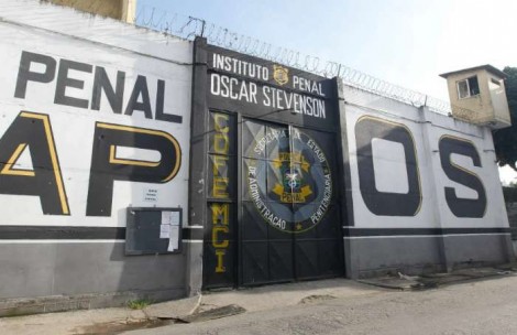 Por um erro inaceitável, professora de 23 anos é presa por crime ocorrido quando tinha apenas 10 anos de idade