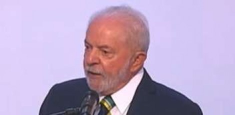 Lula, o anão diplomático, novamente envergonha o Brasil