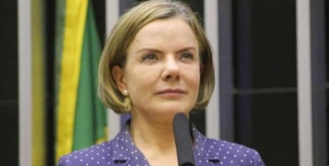 Gleisi está prestes a ser "chutada"...