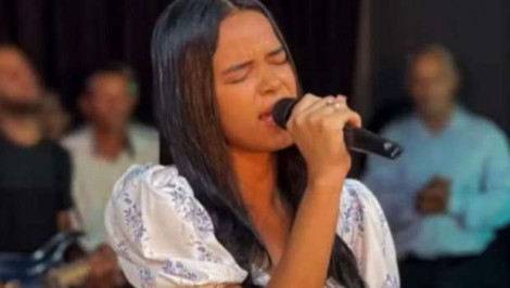 Cantora gospel de apenas 18 anos morre em trágico acidente (veja o vídeo)