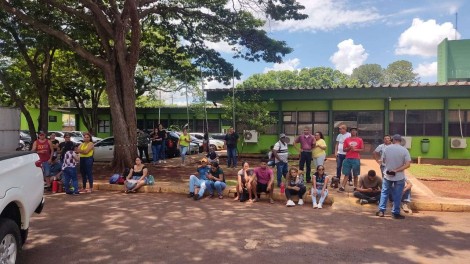 Com a economia em frangalhos, empresa faz demissão em massa e dá calote em funcionários