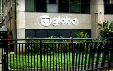 Jornalista da Globo comete gafe e vira chacota na web