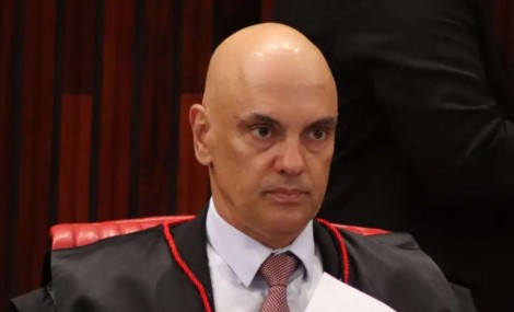 Finalmente Moraes se declara ‘suspeito’ para julgar um caso