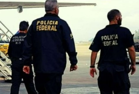 Jornalista europeu foi detido e conduzido ilegalmente pela PF escancarando a fragilidade da democracia brasileira