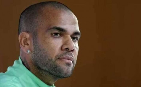 Daniel Alves consegue liberdade mediante fiança milionária
