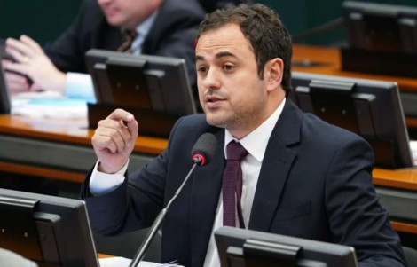 Marido de Sâmia Bonfim é novamente ridicularizado na Câmara dos Deputados (veja o vídeo)