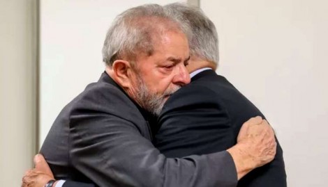 Golpistas e Larápios: um resumo da caminhada comunista rumo ao poder no Brasil