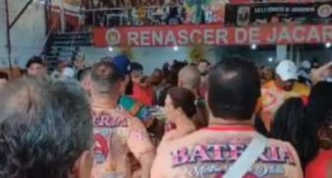 Conhecido mestre de bateria é morto a tiros no Rio