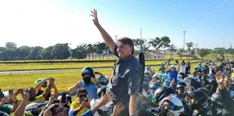 Bolsonaro faz motociata impressionante, arrasta multidão e mostra sua força inabalável (veja o vídeo)