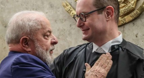 Perdido, Lula quer que Zanin suspenda os efeitos da liminar que o próprio governo pediu, mas surge um problema jurídico