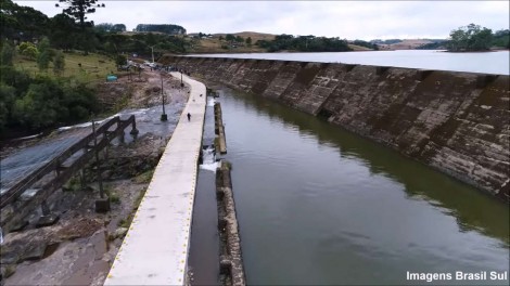 Alerta total para rompimento iminente de barragem