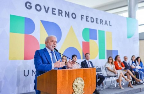 Governo Federal estaria pagando para “pesquisadores” produzirem “estudos” que basicamente criminalizam os seus críticos