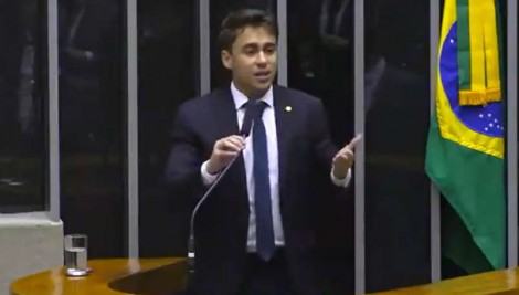 Nikolas não perdoa: “O rei está nu. Pede pra sair,  Moraes” (veja o vídeo)