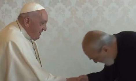 Em busca de um "milagre", dono da Globo se encontra com Papa Francisco (veja o vídeo)