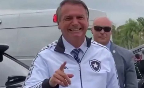 Bolsonaro sancionou a lei que permitiu avanços no futebol com SAF