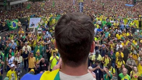 Nikolas crava: "Faixa gigante na Paulista, Centro abandonando PT e Câmara pautando impeachment"