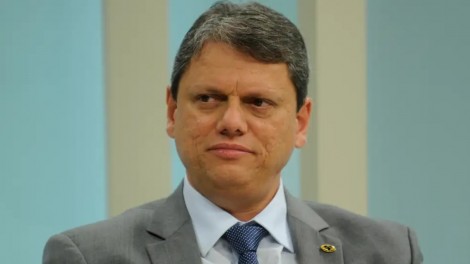 2026 nem chegou e Tarcísio já tomou "balão" do próprio partido