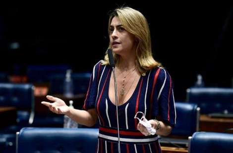 Soraya Thronicke faz nova besteira e deixa o partido enfurecido e sem cargos