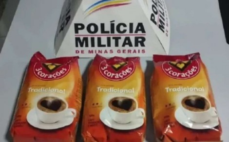 Homem é preso por roubar pacotes de café em supermercado