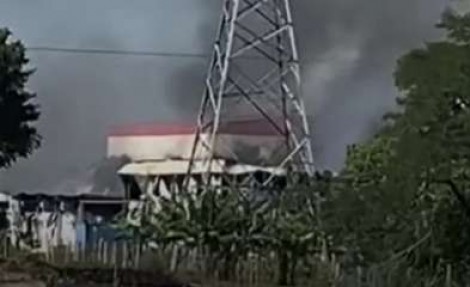 URGENTE: Incêndio de grandes proporções atinge gigante fábrica de alimentos (veja o vídeo)