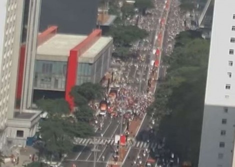 Um ato completamente esvaziado...