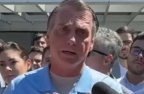Bolsonaro chora a faz apelo ao país
