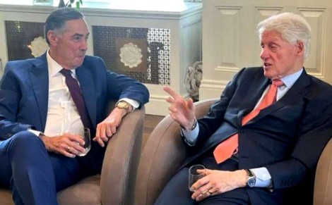 O estranho encontro do presidente do STF com um ex-presidente dos Estados Unidos