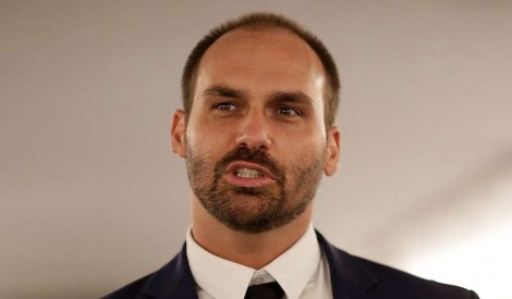 Eduardo responde acusação de que teria mentido e faz ‘desafio’ a jornalista militante: "Mentirosos profissionais"