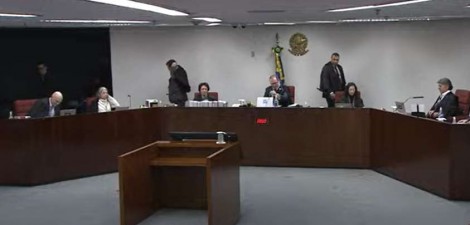 AO VIVO: Sob forte pressão, STF julga o "núcleo 4" (veja o vídeo)