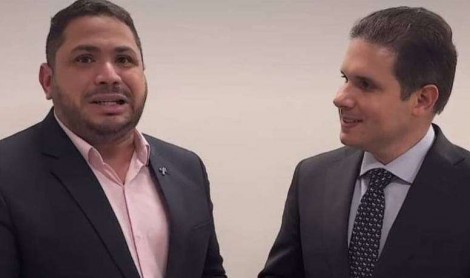 Diretor de entidade envolvida até o pescoço na fraude ao INSS tem ligação direta com Hugo Motta