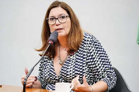 Grupo de advogados de esquerda aciona PGR contra Bia kicis, que reage imediatamente