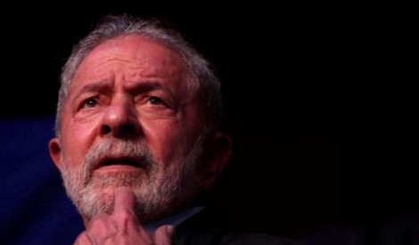 Com água até o pescoço