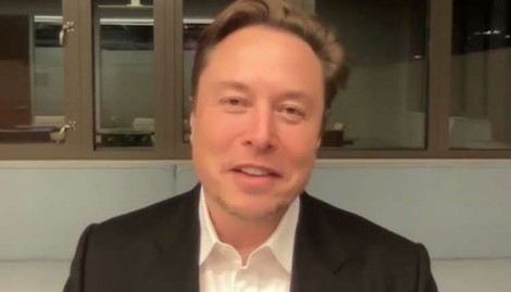 Musk recua