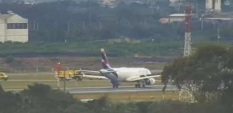 Avião sai de SP com destino a Montevidéu e sofre pane (veja o vídeo)