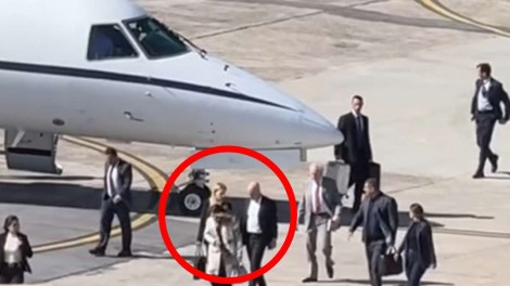 Janja e Moraes viajam juntos em voo da FAB