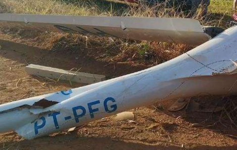 Mais um avião cai, mas dessa vez um milagre acontece