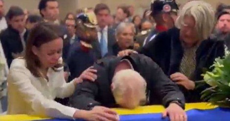 Pai de presidenciável assassinado surpreende, toma decisão impactante e mexe com o cenário político na Colômbia