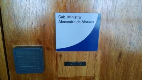 Num mundo digitalizado, processos no gabinete de Moraes eram físicos e a OAB sabia de tudo (veja o vídeo)