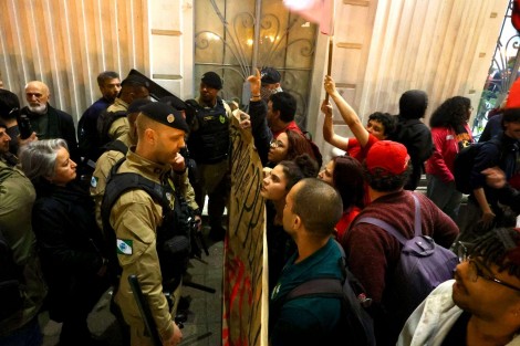 Universidade brasileira vira caso de polícia (veja o vídeo)