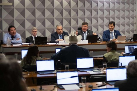 Bancada do governo na CPMI consegue evitar quebra de sigilo de empresa que forneceu passagens ao STF