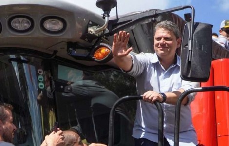 Em modo desespero, ministro de Lula procura ministros do STF para tentar barrar programa de regularização de terras de Tarcísio