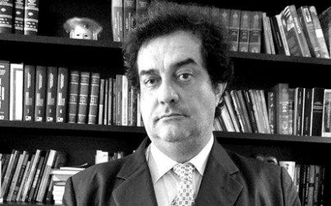 Câmera de segurança detecta estranho comportamento de advogado petista encontrado morto